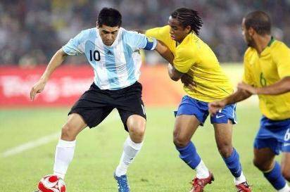 ‘火狐电竞官方网站’
外媒评阿根廷足球史上的7大球星 马拉多纳和梅西谁才是第一？(图3)