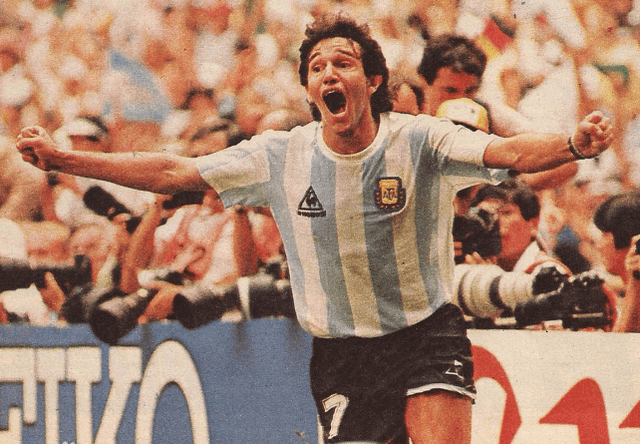 ‘火狐电竞官方网站’
外媒评阿根廷足球史上的7大球星 马拉多纳和梅西谁才是第一？(图5)