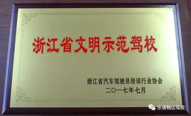 火狐电竞-七夕约会穿什么?男士“球鞋指南”双手送上(图1) 火狐电竞官方网站