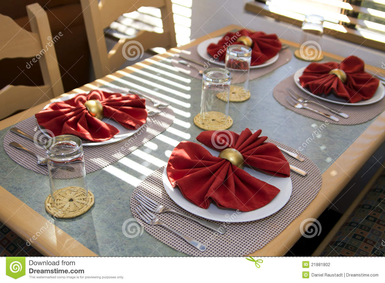 24岁小伙痴迷收藏火车票作者:蔚应斌2013-01-0814:48:38来源:新疆经济报2012年12月29日星期六(0-火狐电竞官方网站(图4) 火狐电竞