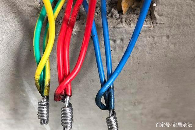 火狐电竞|
球鞋的科技那么多 你能说出来几个?(耐克篇)(图1) 火狐电竞官方网站