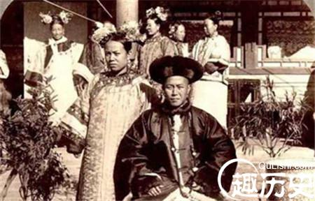 火狐电竞官方网站-《韩熙载夜宴图》中的叉手礼(图1) 火狐电竞