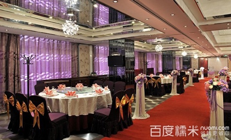 【火狐电竞】第三届“东方之星•眼中的爱”青少儿书画清华美院艺术展开幕(图2) 火狐电竞官方网站