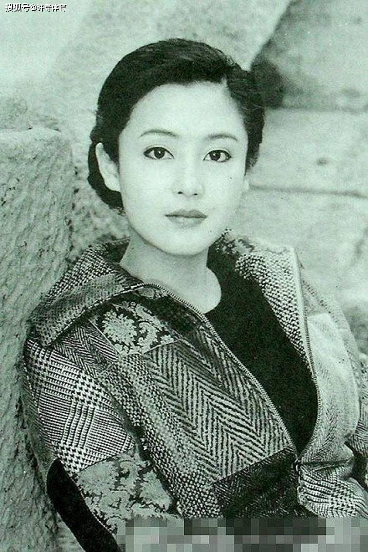 ‘火狐电竞官网’
一组明星老照片 照片中的他们如今都老了 一张张都充满了回忆(图10) ‘火狐电竞官网’
一组明星老照片 照片中的他们如今都老了 一张张都充满了回忆(图10)