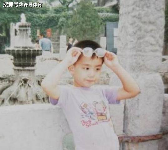 ‘火狐电竞官网’
一组明星老照片 照片中的他们如今都老了 一张张都充满了回忆(图12) ‘火狐电竞官网’
一组明星老照片 照片中的他们如今都老了 一张张都充满了回忆(图12)