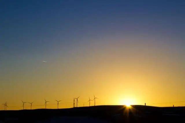 火狐电竞|
站在巅峰 有几多人仰望你;落在谷底 就有几多人贬低你(图3) 火狐电竞|
站在巅峰 有几多人仰望你;落在谷底 就有几多人贬低你(图3)