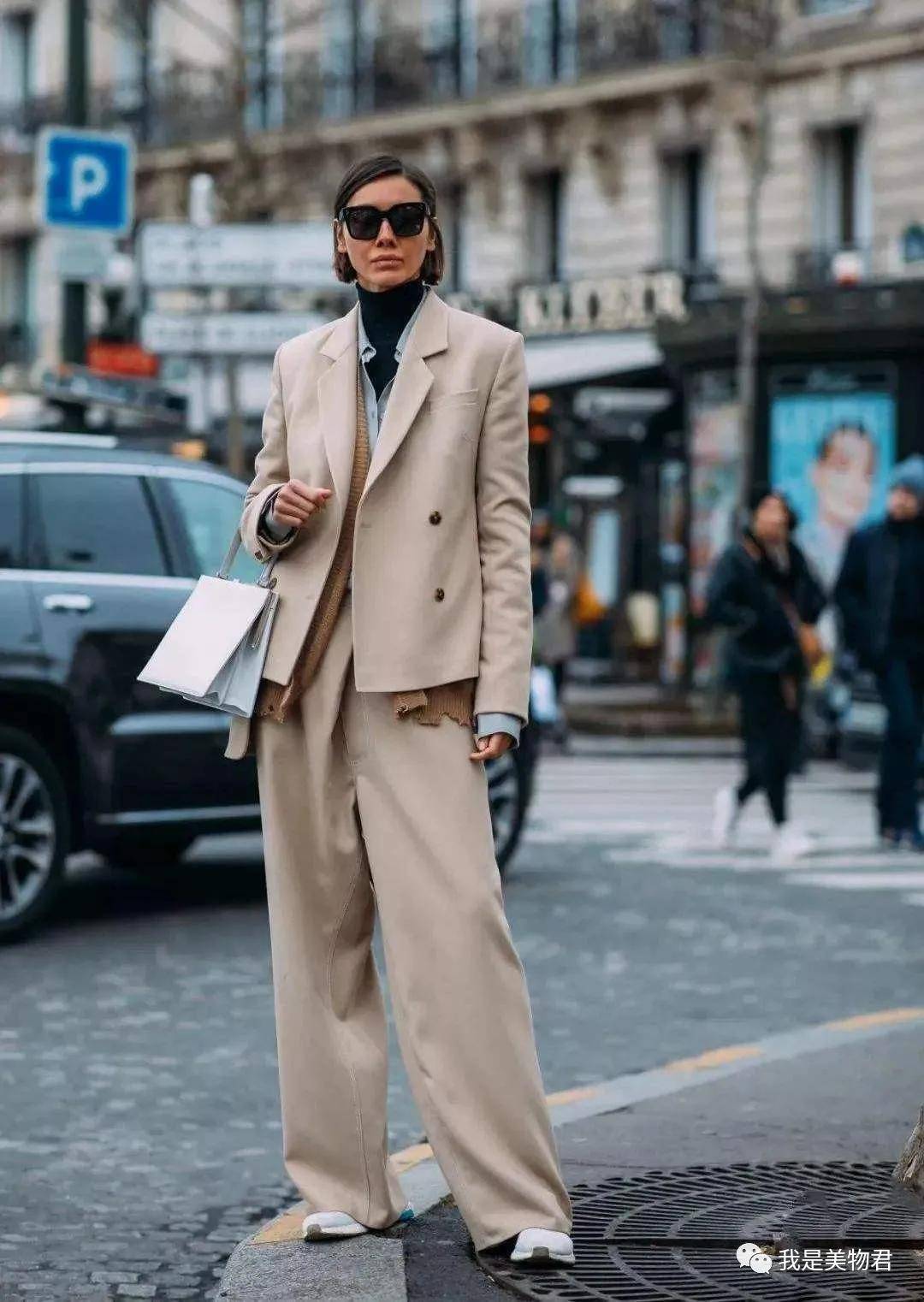 火狐电竞官方网站:
西装+短裤|入秋最炸穿搭组合 时髦人都这么穿!(图5) 火狐电竞官方网站:
西装+短裤|入秋最炸穿搭组合 时髦人都这么穿!(图5)