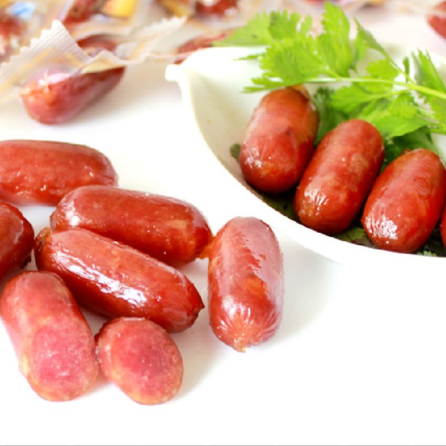 火狐电竞官方网站:
西装+短裤|入秋最炸穿搭组合 时髦人都这么穿!(图13) 火狐电竞官网