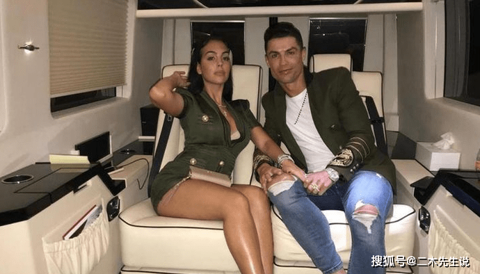 
足坛十大最美球星太太团 险些全是名模和歌手 辣妹只能排在榜尾“火狐电竞”(图12)