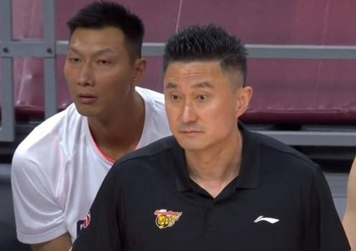 火狐电竞官方网站：
中国男篮开训！易建联写信激励年轻队员：资助全国球迷完成梦想(图7)