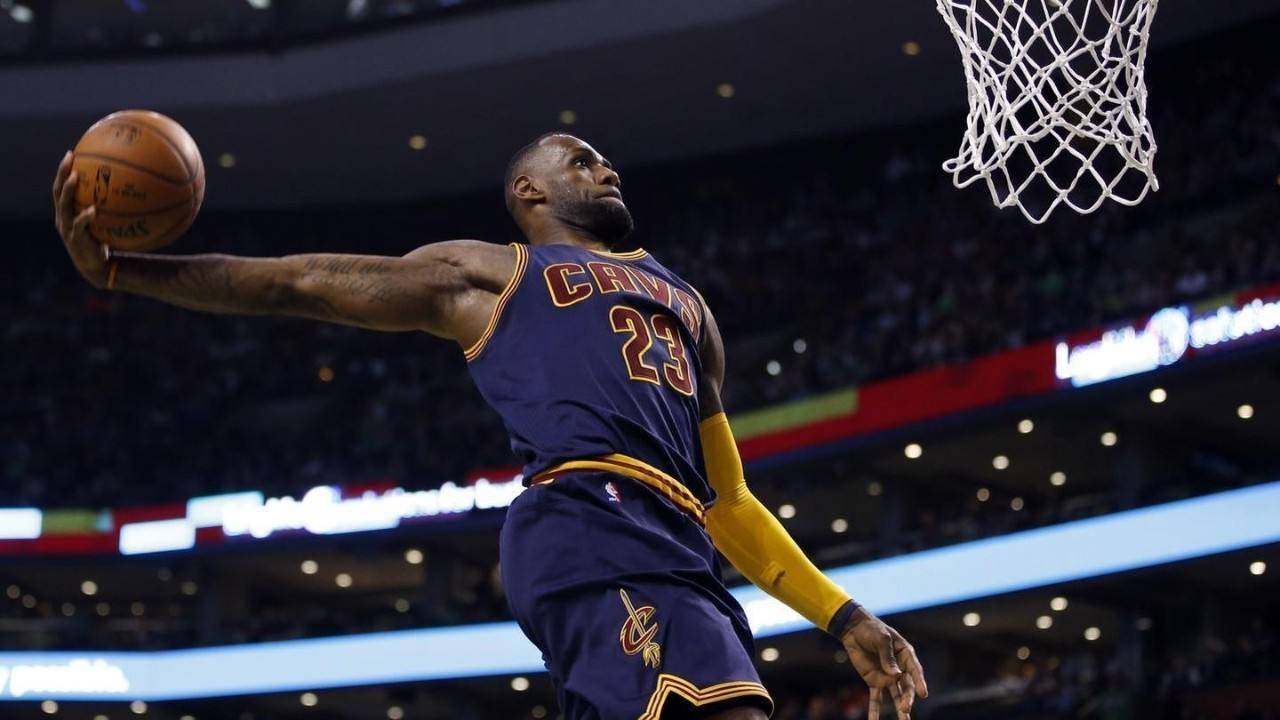 火狐电竞|
NBA最节俭的球星 身价16亿无私生活 比莱昂纳德还节俭!(图1) 火狐电竞|
NBA最节俭的球星 身价16亿无私生活 比莱昂纳德还节俭!(图1)