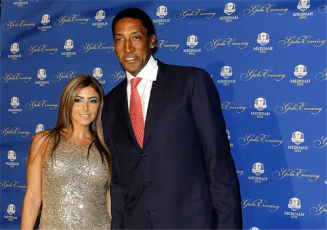 金·卡戴珊取关闺蜜 NBA巨星皮蓬前妻曝侃爷深夜有此习惯“火狐电竞官方网站”(图6)
金·卡戴珊取关闺蜜 NBA巨星皮蓬前妻曝侃爷深夜有此习惯“火狐电竞官方网站”(图6)