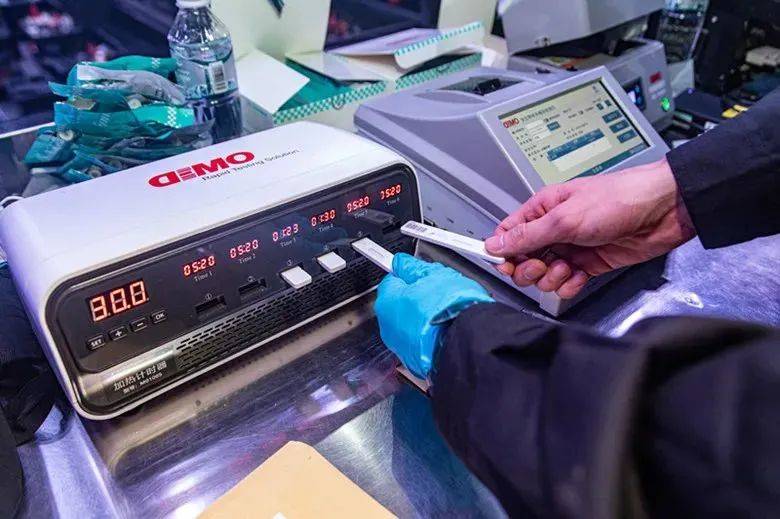 ‘火狐电竞官网’
潮汕某酒吧被突击清查 现场数百人被尿检！(图7)