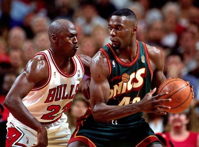 火狐电竞官方网站-
刚退役就破产！盘货NBA最悲凉的十名球星 姚明老年老上榜！(图5)