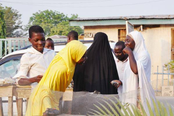 【火狐电竞官方网站】一个没有旅游风景的国家 但街道上充满了风景(第七个随行的尼日利亚)(图11)