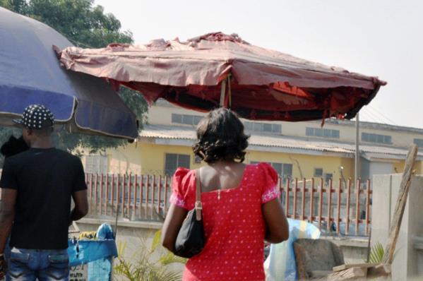 【火狐电竞官方网站】一个没有旅游风景的国家 但街道上充满了风景(第七个随行的尼日利亚)(图14)