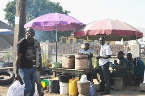 【火狐电竞官方网站】一个没有旅游风景的国家 但街道上充满了风景(第七个随行的尼日利亚)(图15)