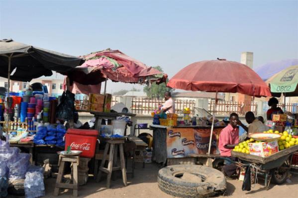 【火狐电竞官方网站】一个没有旅游风景的国家 但街道上充满了风景(第七个随行的尼日利亚)(图16)
