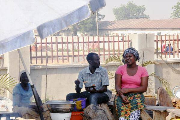 【火狐电竞官方网站】一个没有旅游风景的国家 但街道上充满了风景(第七个随行的尼日利亚)(图17)
