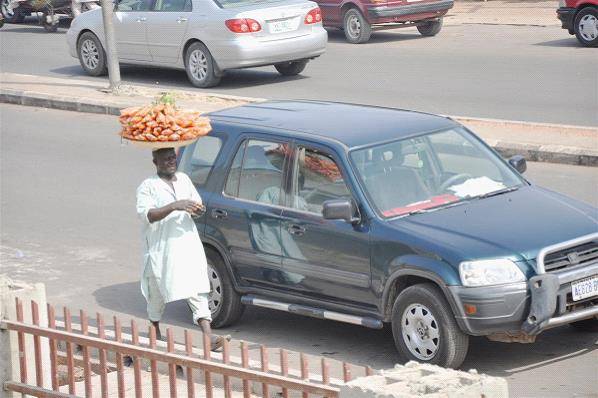 【火狐电竞官方网站】一个没有旅游风景的国家 但街道上充满了风景(第七个随行的尼日利亚)(图18)