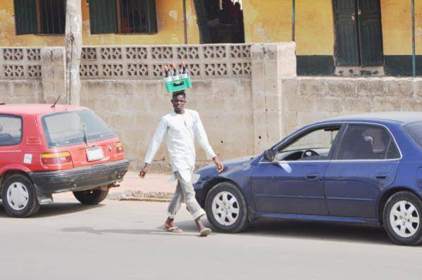 【火狐电竞官方网站】一个没有旅游风景的国家 但街道上充满了风景(第七个随行的尼日利亚)(图20)