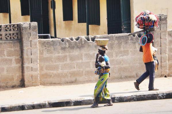 【火狐电竞官方网站】一个没有旅游风景的国家 但街道上充满了风景(第七个随行的尼日利亚)(图24)