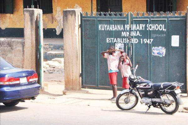 【火狐电竞官方网站】一个没有旅游风景的国家 但街道上充满了风景(第七个随行的尼日利亚)(图28)