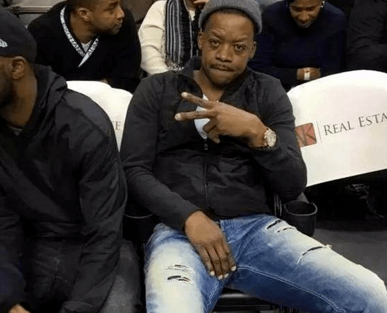 ‘火狐电竞’
NBA球星破产了咋办？弗老大行窃入狱 詹皇前队友流离陌头(图7)