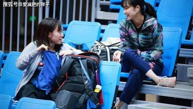 火狐电竞官方网站-
石川佳纯与妹妹转战郑州 妹妹见人就鞠躬 日本人都这么有礼貌吗(图7)